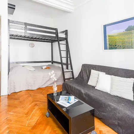 Apartment Studio Palais Clemenceau By Interhome *